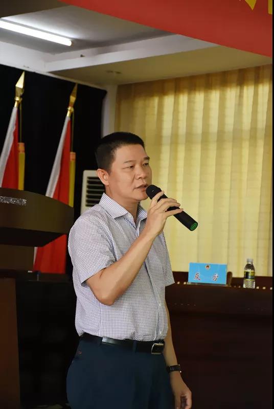 儋州市人民检察院组织开展迎七一主题党日法治宣传进垦区活动