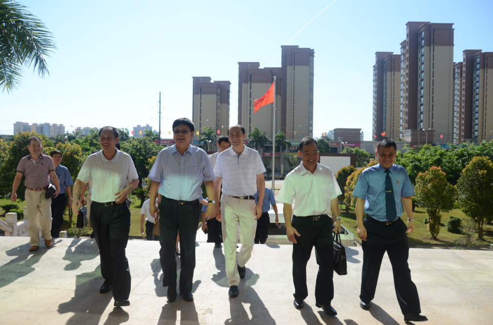 海南省检察院贾志鸿检察长一行到定安县检察院调研指导工作