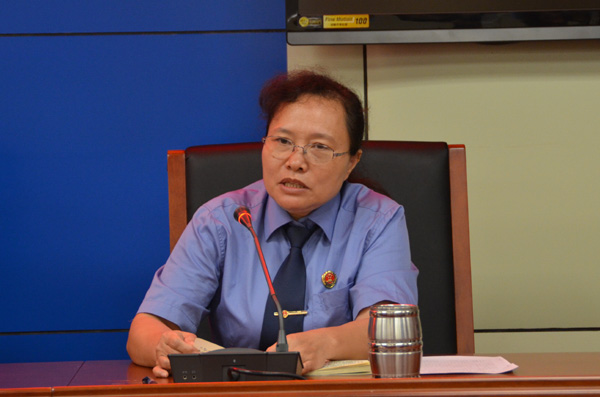 院党组成员,纪检组长朱玉兰对开展"两不愁三保障"入户调查复核工作做